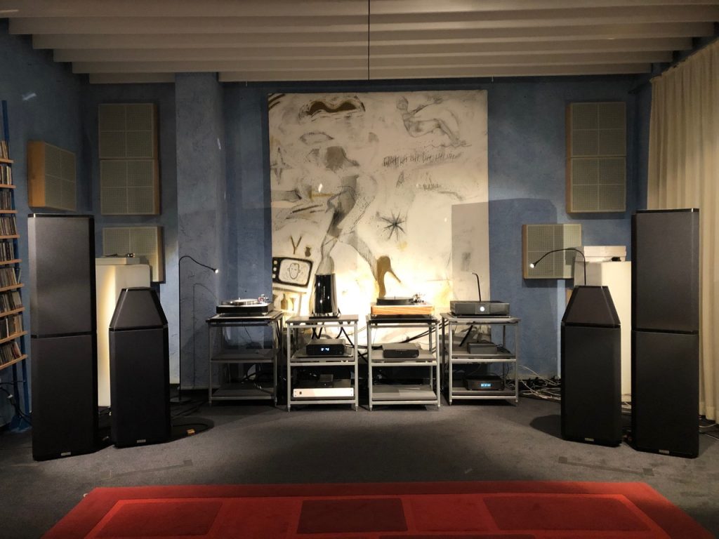 GELEGENHEIT / Gradient Revolution IV aktive Lautsprecher mit vier separaten Subwoofern aus der Vorführung